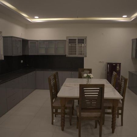 Dcasa Apartment Hotel 하이데라바드 외부 사진