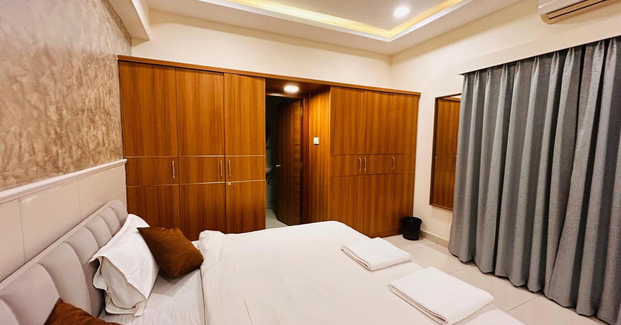 Dcasa Apartment Hotel 하이데라바드 외부 사진